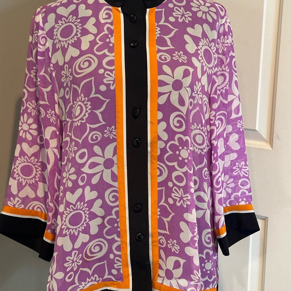 Bob Mackie button up simply fabulous, a must have for the collector size medium